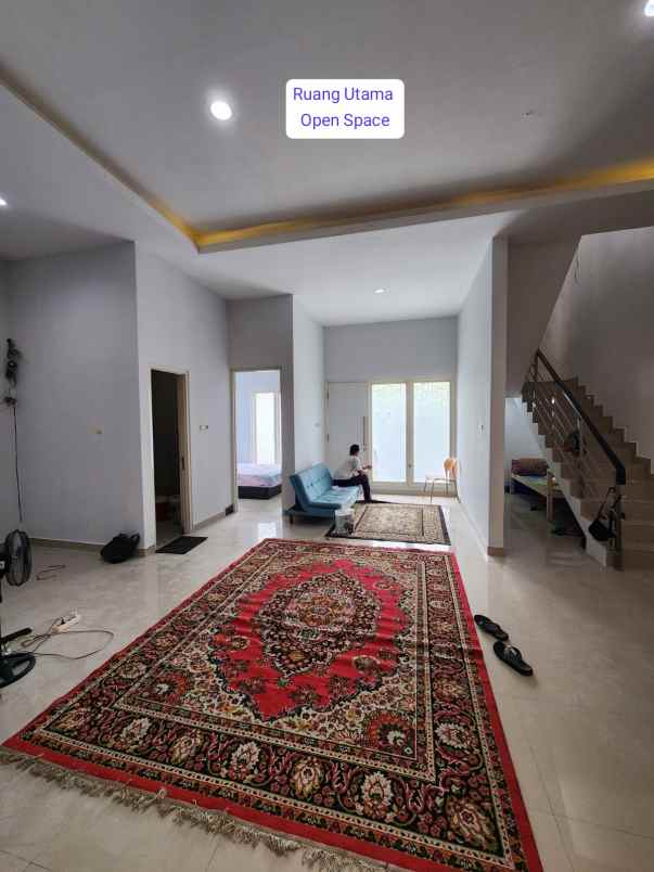 dijual rumah karah agung ketintang