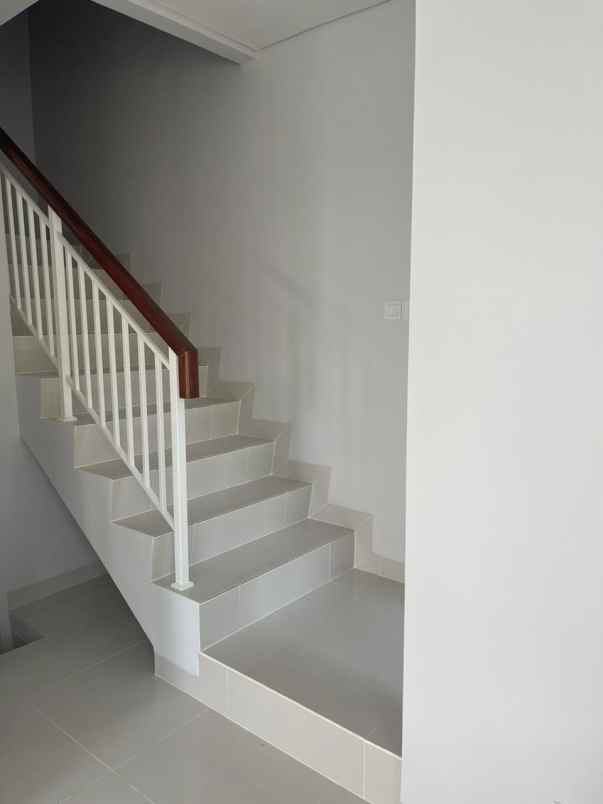 dijual rumah karelia village gading serpong