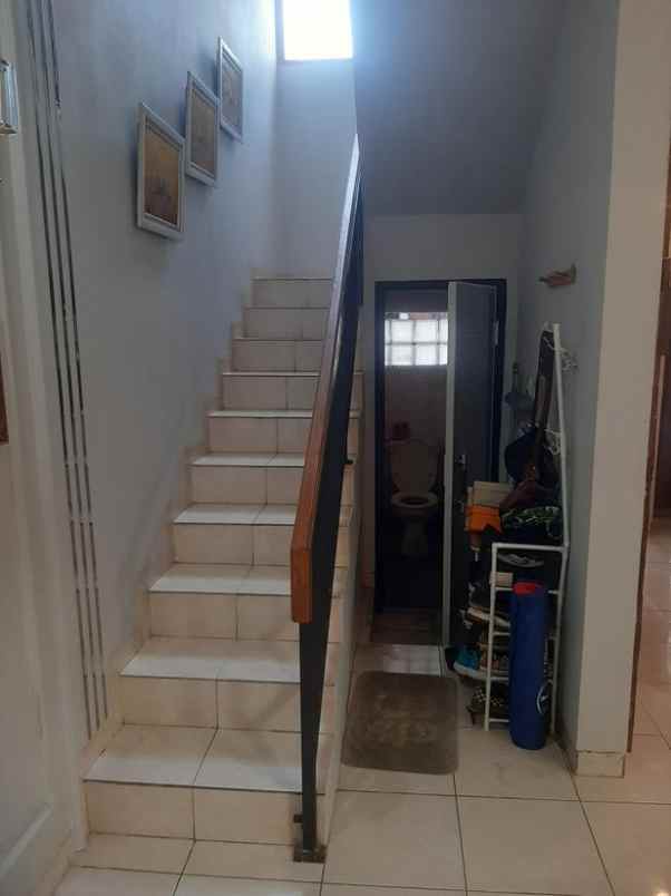 dijual rumah komp taman persada