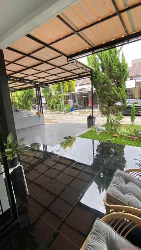 dijual rumah komplek cherryfield