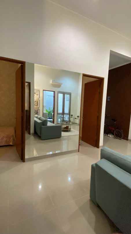 dijual rumah komplek cherryfield