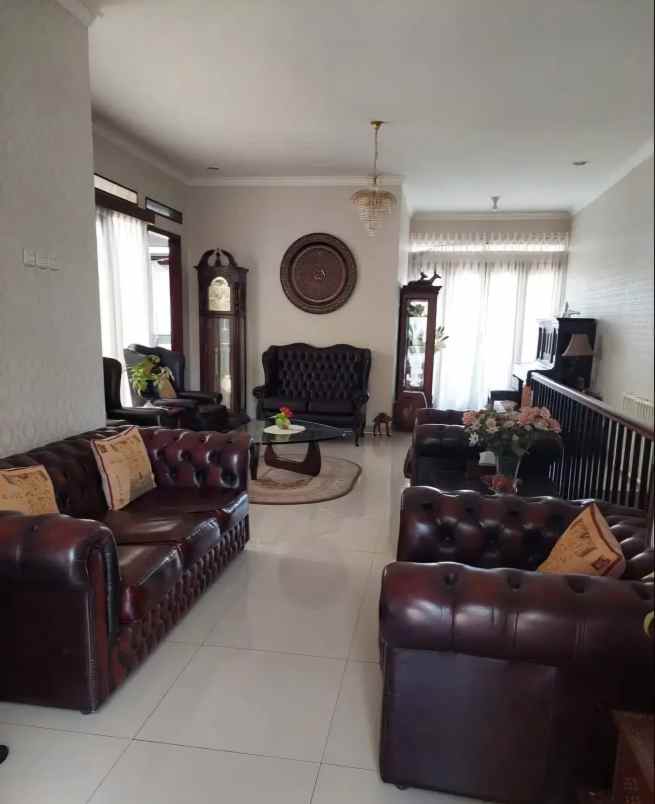 dijual rumah komplek cigadung