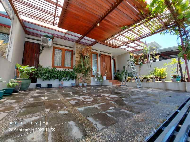 dijual rumah komplek cigadung
