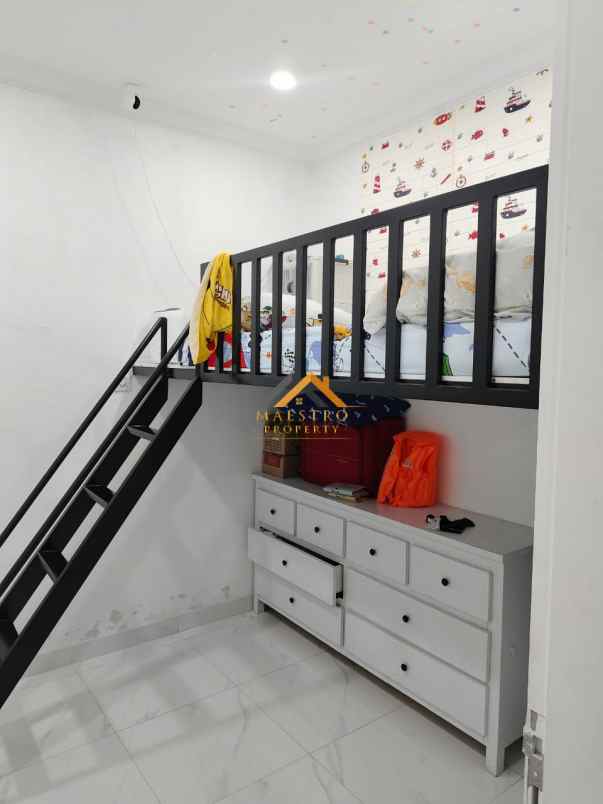 dijual rumah komplek citraland gama