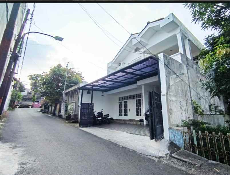 dijual rumah komplek duren sawit