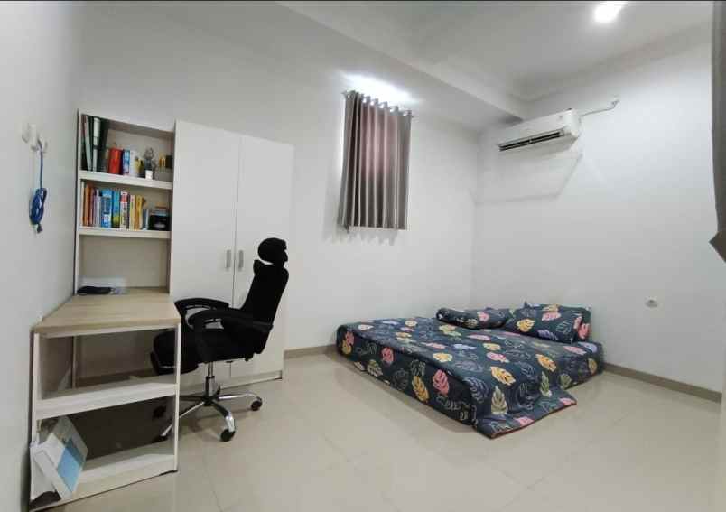 dijual rumah komplek duren sawit