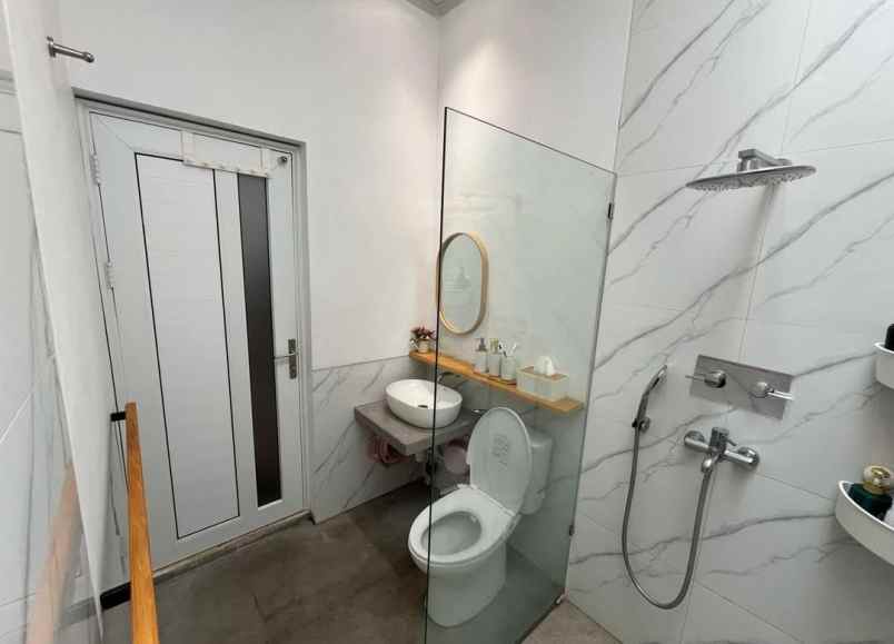 dijual rumah komplek gayungan