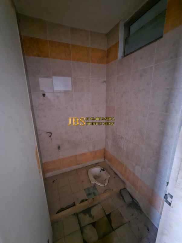 dijual rumah komplek greenland