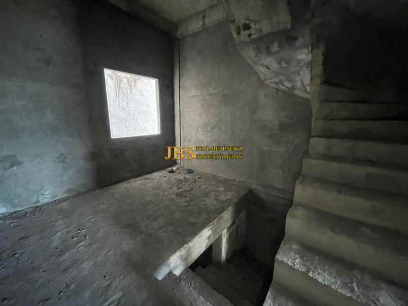 dijual rumah komplek krakatau platinum