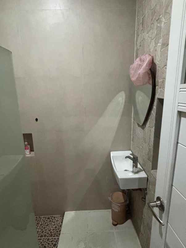 dijual rumah komplek sanggar hurip