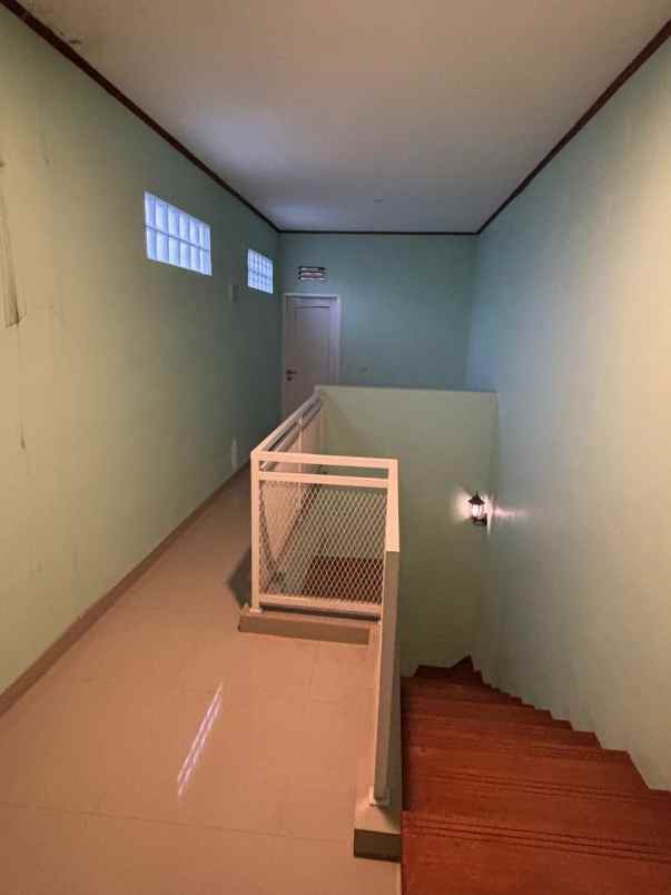 dijual rumah komplek sanggar hurip