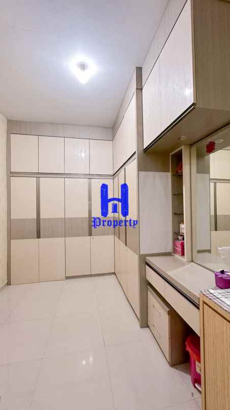 dijual rumah komplek sunggal center
