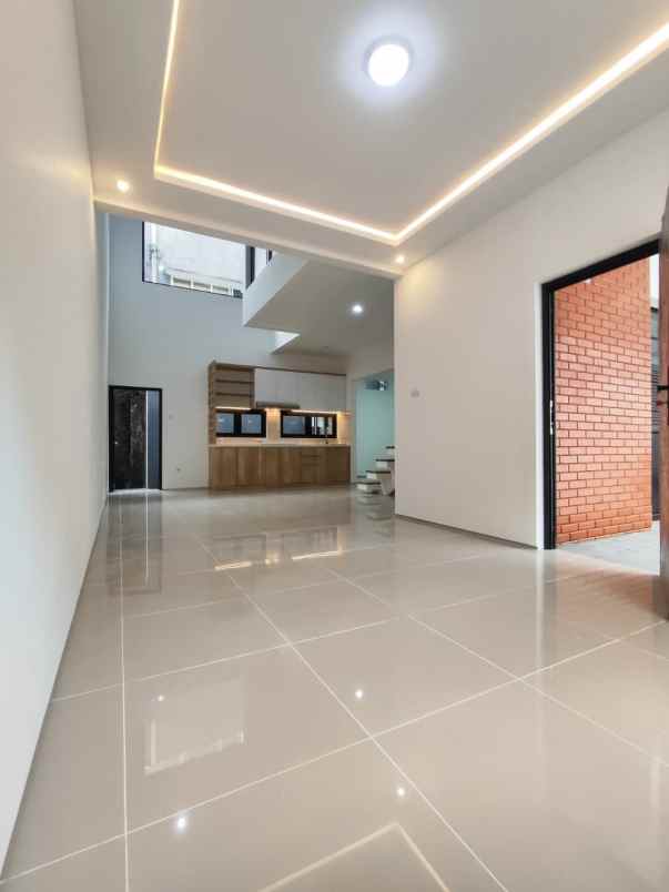 dijual rumah komplek turangga buahbatu