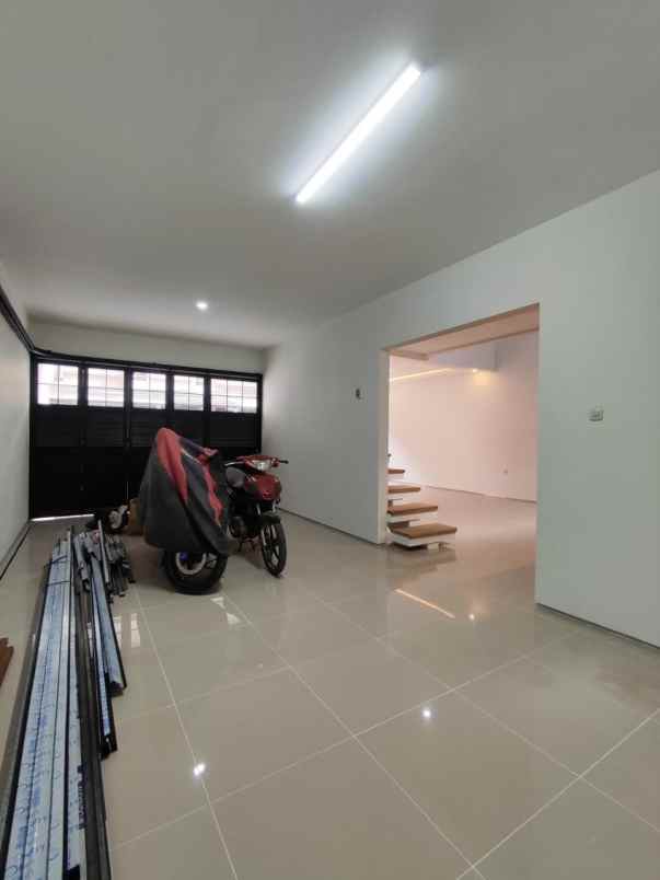 dijual rumah komplek turangga buahbatu