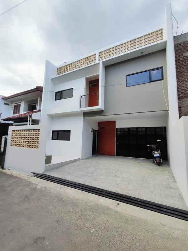 dijual rumah komplek turangga buahbatu