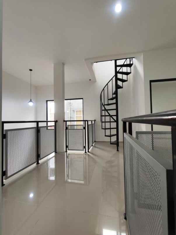 dijual rumah komplek turangga buahbatu