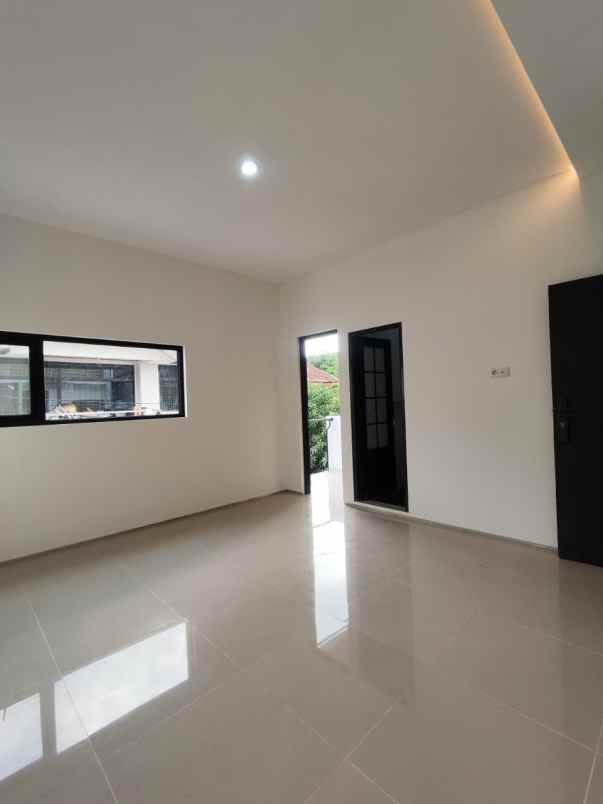dijual rumah komplek turangga buahbatu
