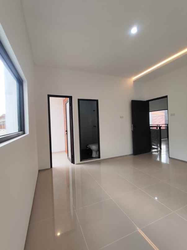 dijual rumah komplek turangga buahbatu