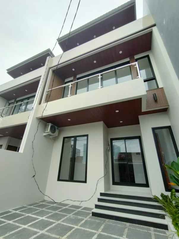 dijual rumah komplek villa dago pamulang