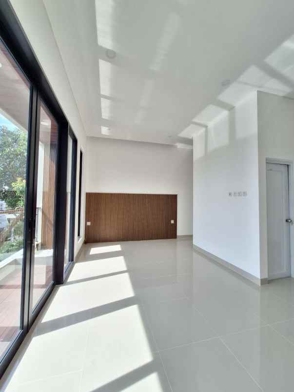 dijual rumah komplek villa dago pamulang