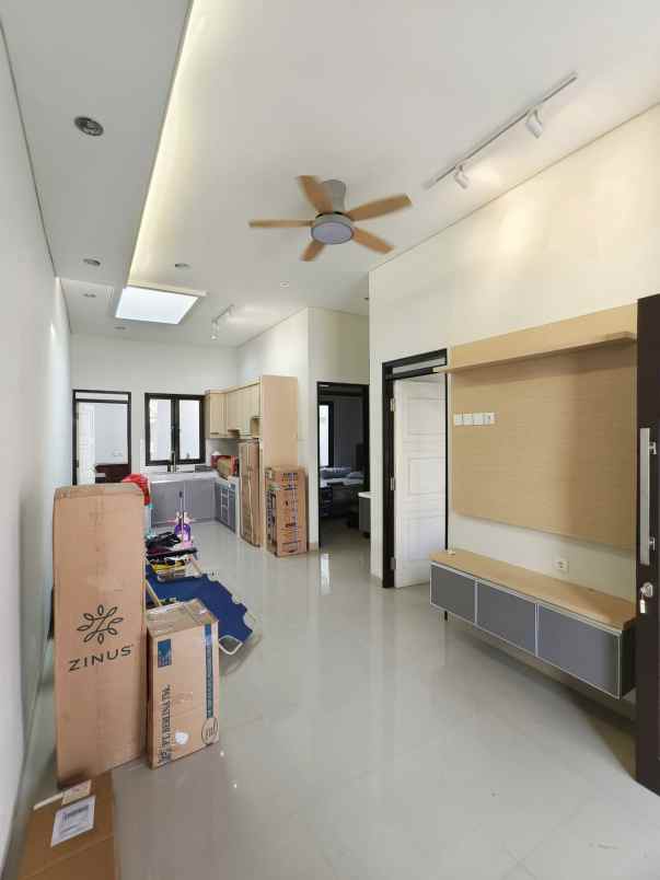 dijual rumah kota wisata cibubur