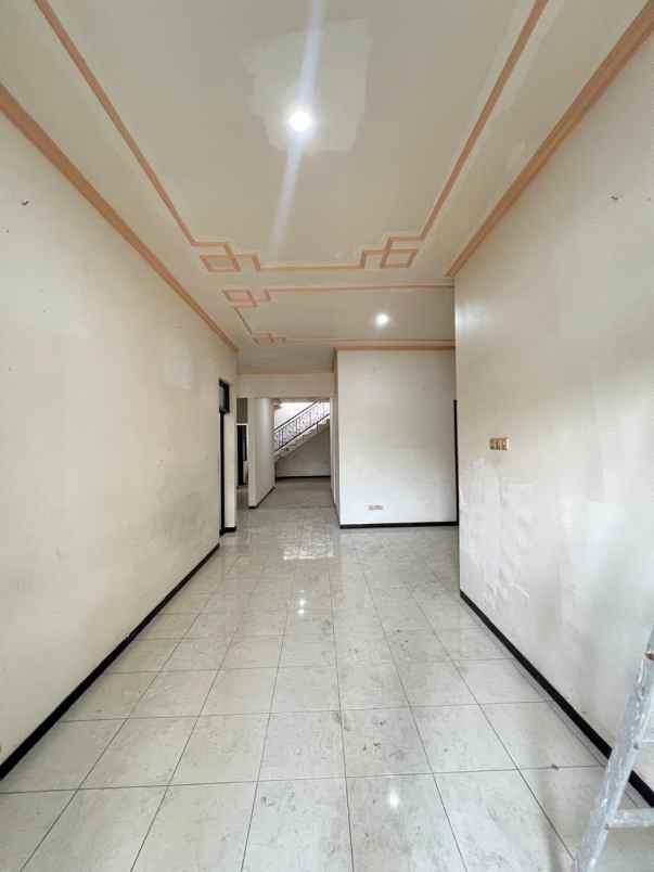 dijual rumah lebak indah