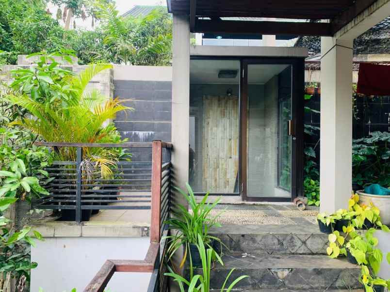 dijual rumah lembah hijau