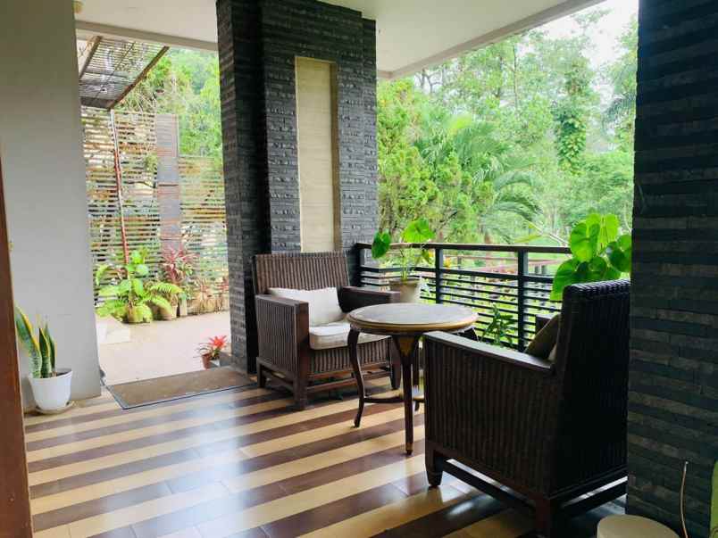 dijual rumah lembah hijau