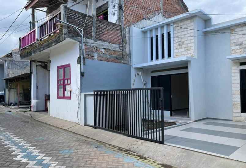 dijual rumah lokasi gpa karangploso malang