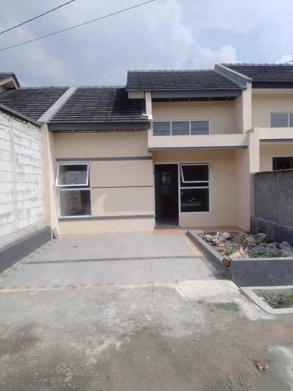 dijual rumah lokasi strategis akses