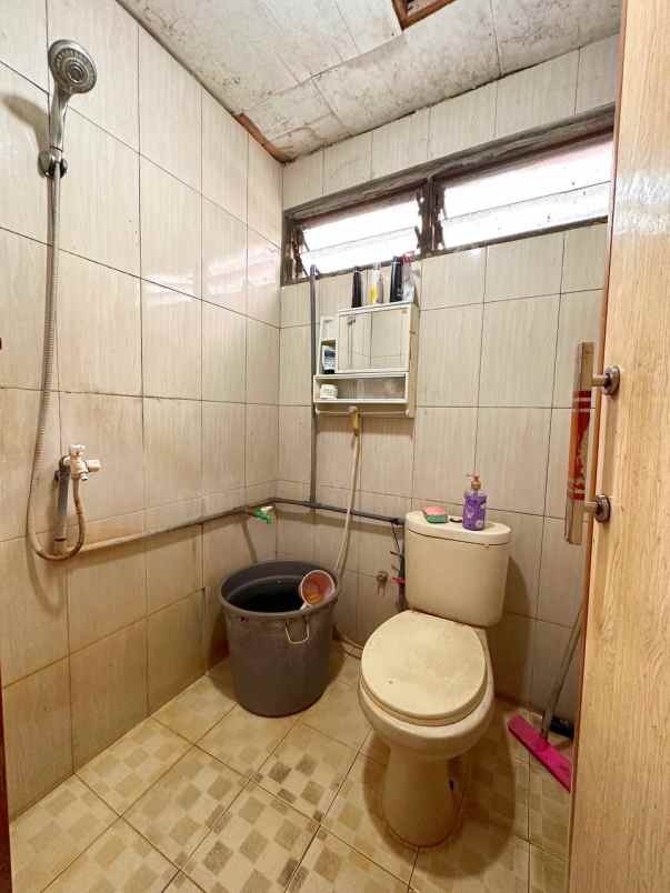 dijual rumah lubang buaya