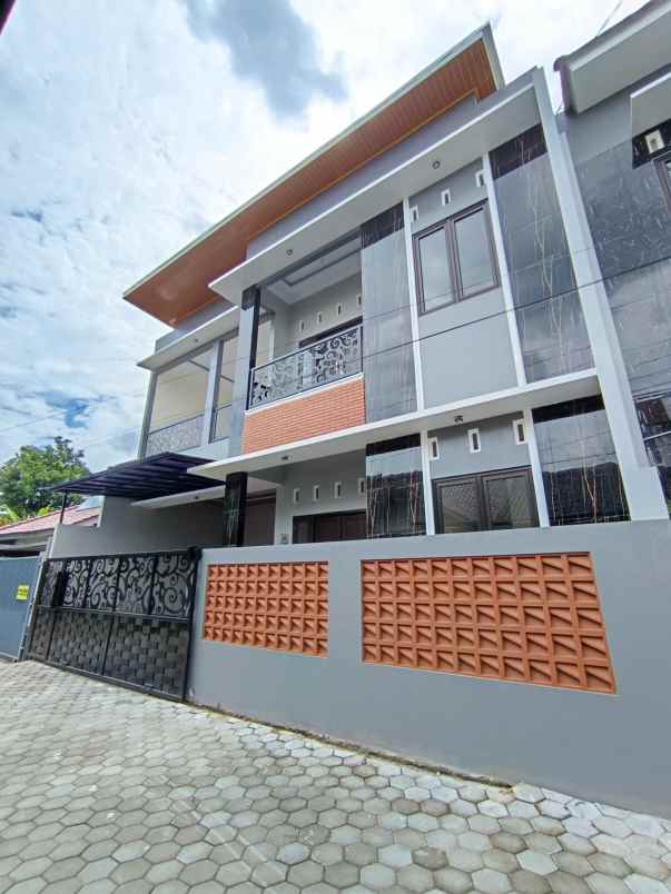 dijual rumah maguwoharjo
