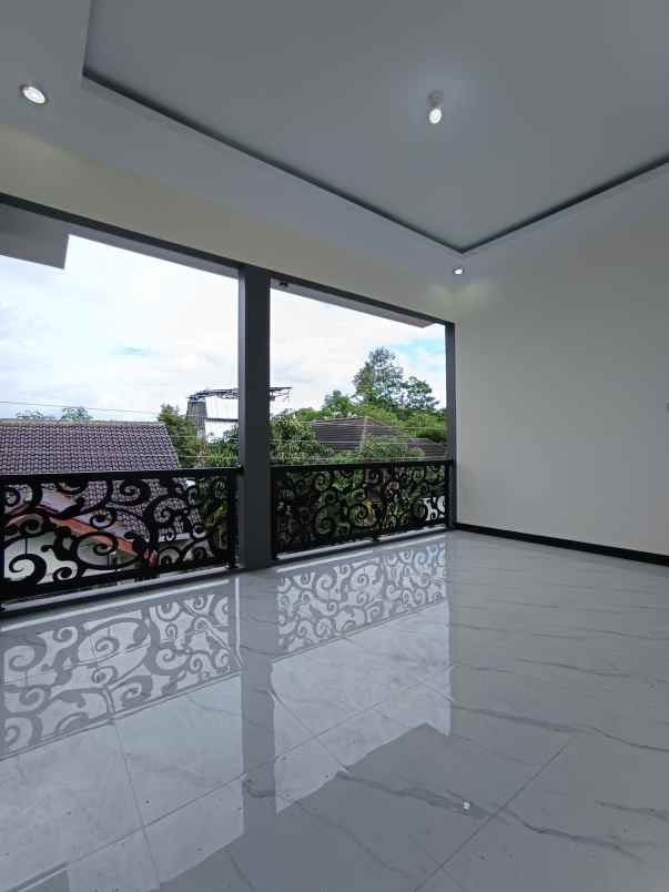 dijual rumah maguwoharjo