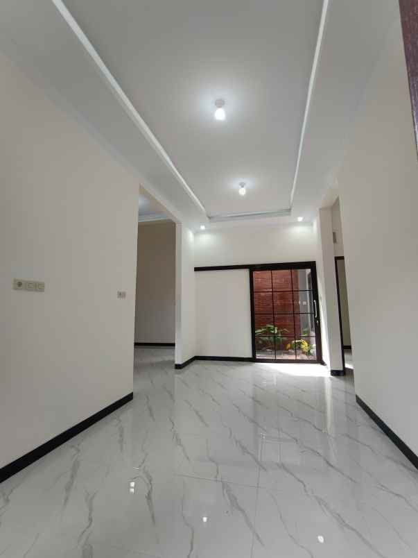 dijual rumah maguwoharjo