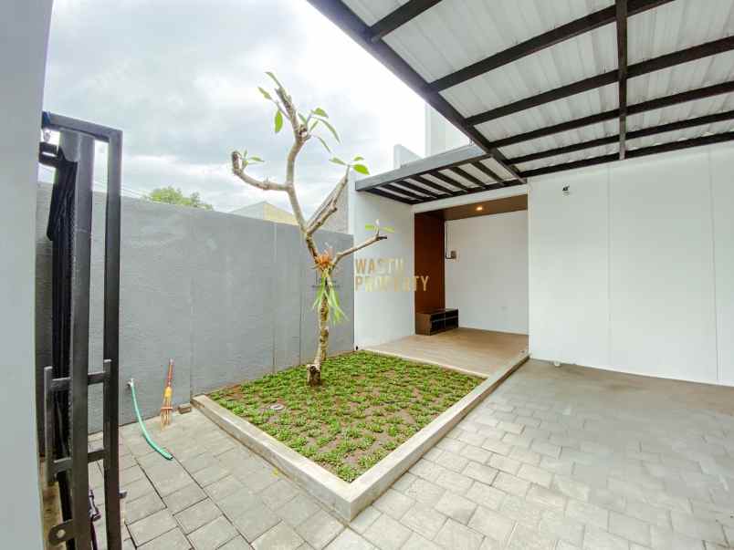 dijual rumah maguwoharjo kec depok kab