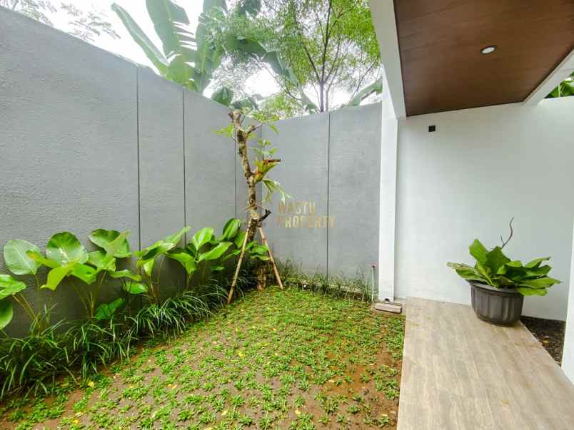 dijual rumah maguwoharjo kec depok kab