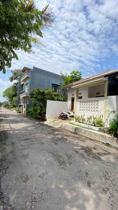 dijual rumah malangrejo