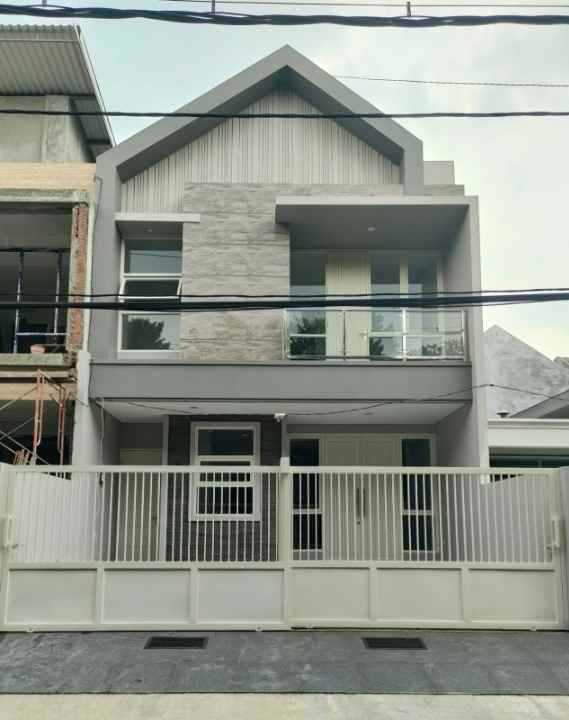 dijual rumah manyar tirto