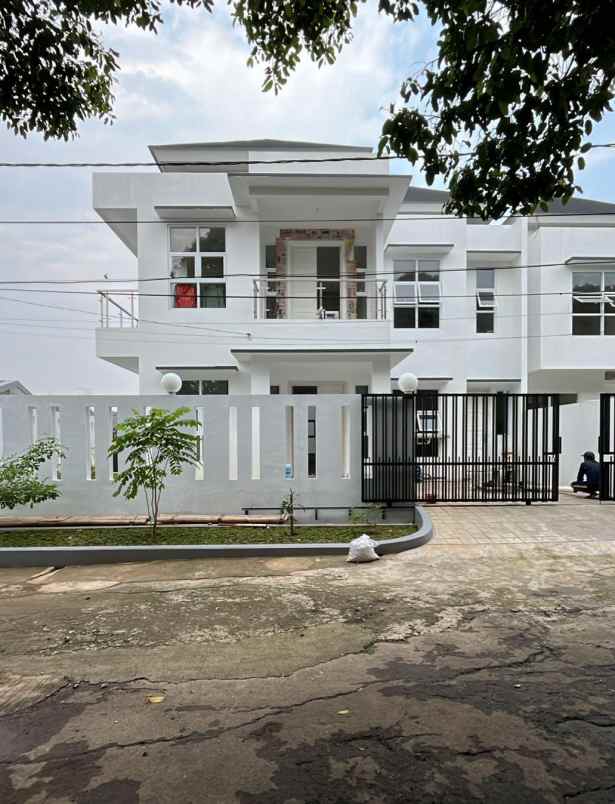dijual rumah megapolitan cinere depok