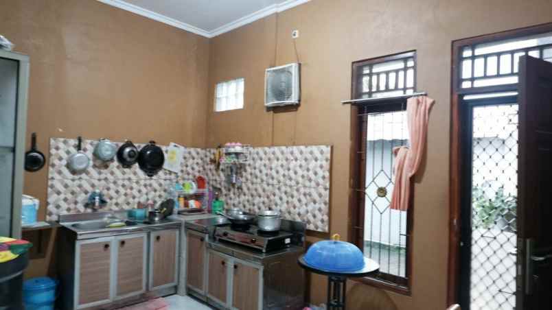 dijual rumah meruyung kec limo kota