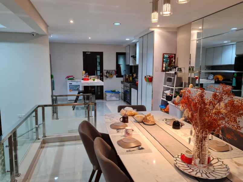 dijual rumah mewah di daerah jakarta pusat