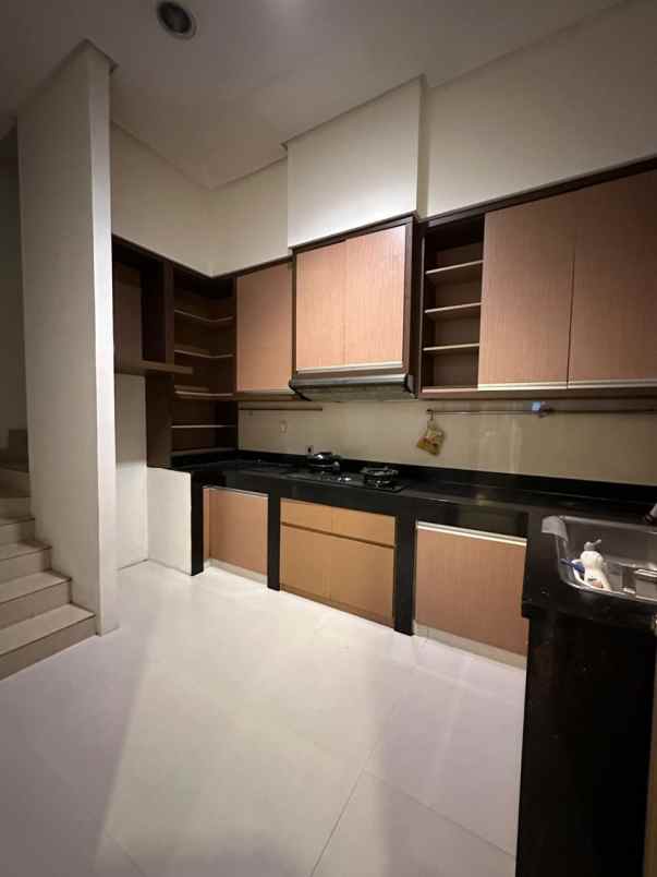 dijual rumah mewah di pik camar elok jakarta utara