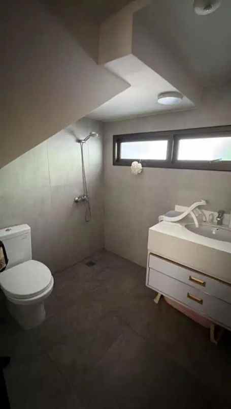 dijual rumah mewah hook kertabumi karawang jawa barat