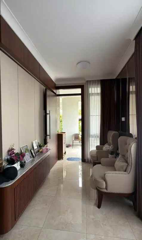 dijual rumah mewah hook kertabumi karawang jawa barat