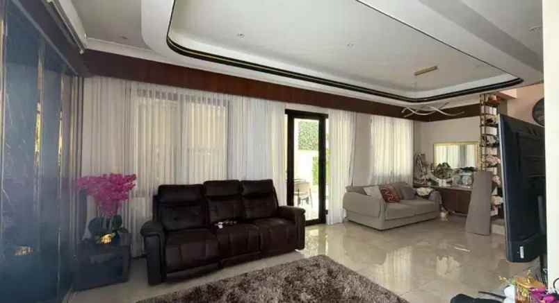 dijual rumah mewah hook kertabumi karawang jawa barat