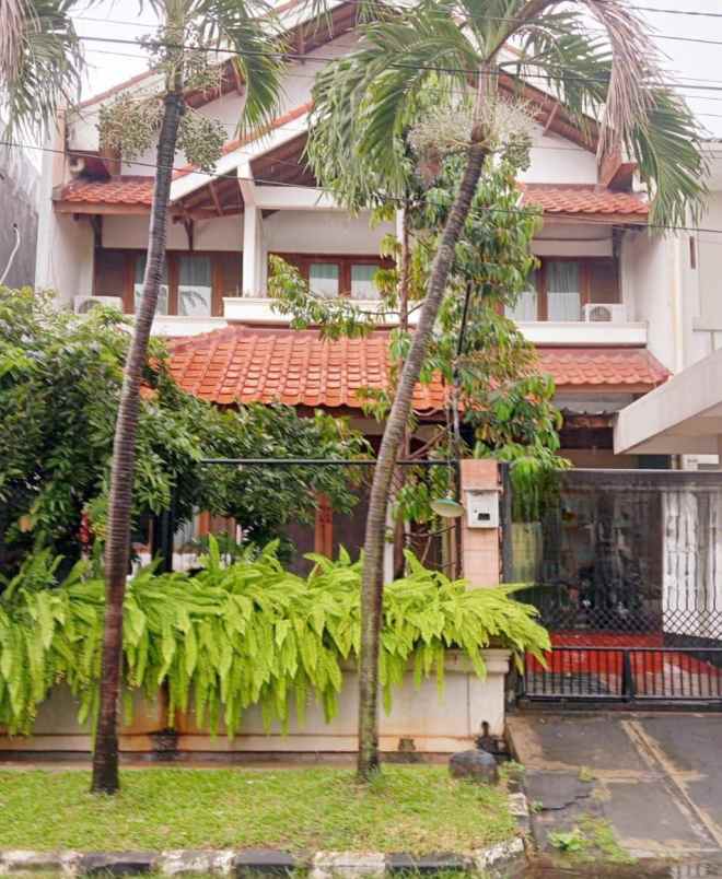 dijual rumah mewah jatiwaringin