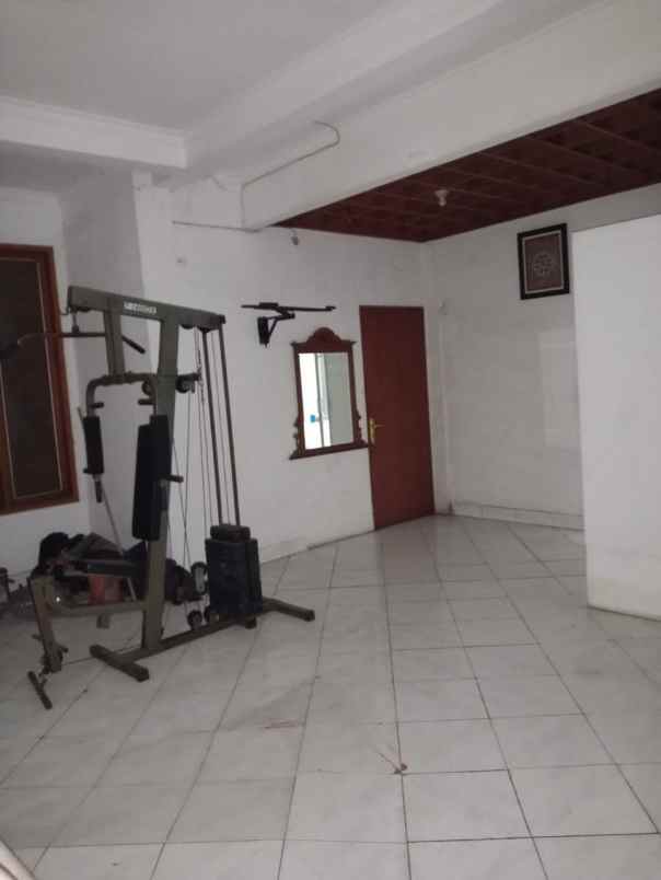 dijual rumah mewah jatiwaringin