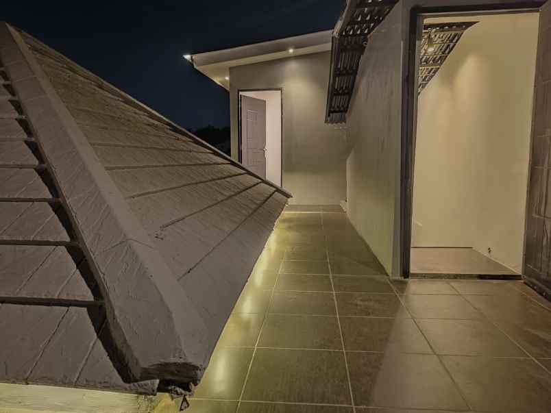 dijual rumah mewah kota wisata cibubur