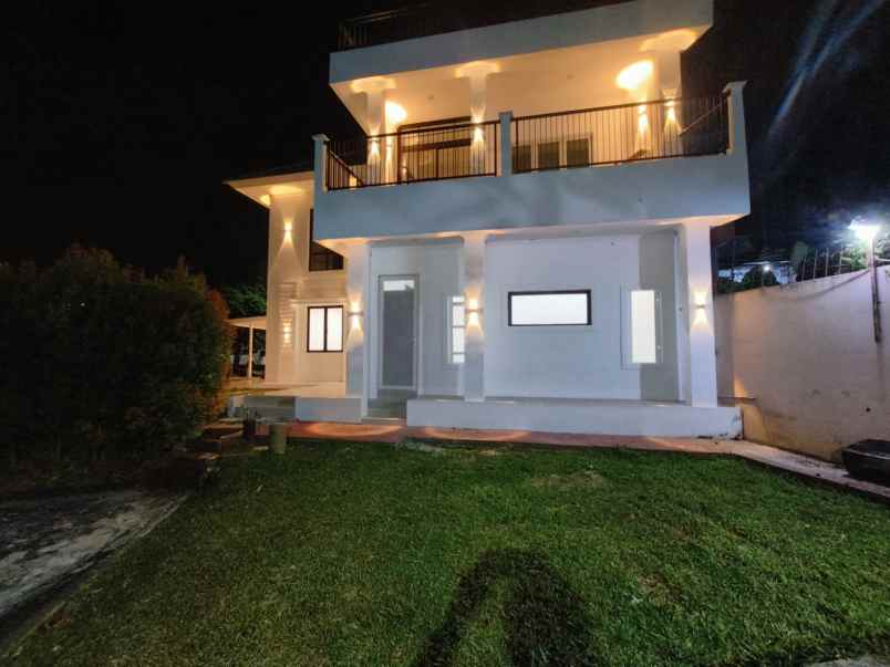 dijual rumah mewah kota wisata cibubur