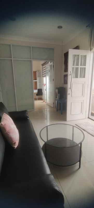 dijual rumah moi